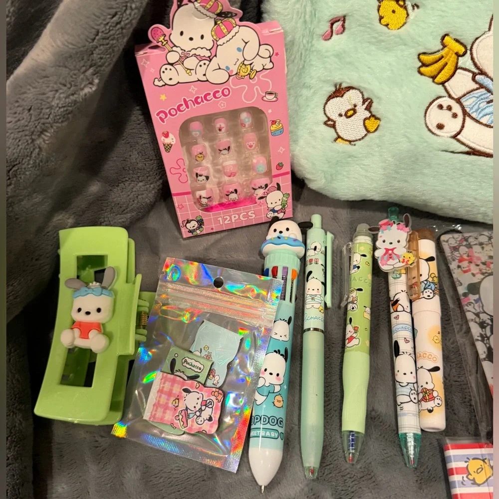 💚Sanrio Pochacco Green Plush Tote Bag with snap closure and 20+ Accessories